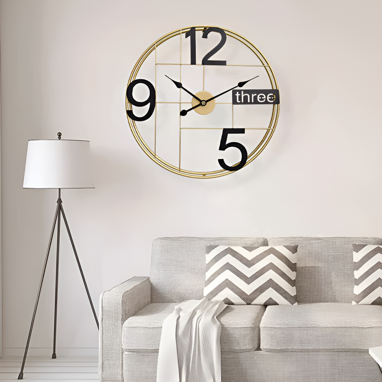 TRENDY GRACIOUS METALLIC WALL CLOCK - Shreya home decor