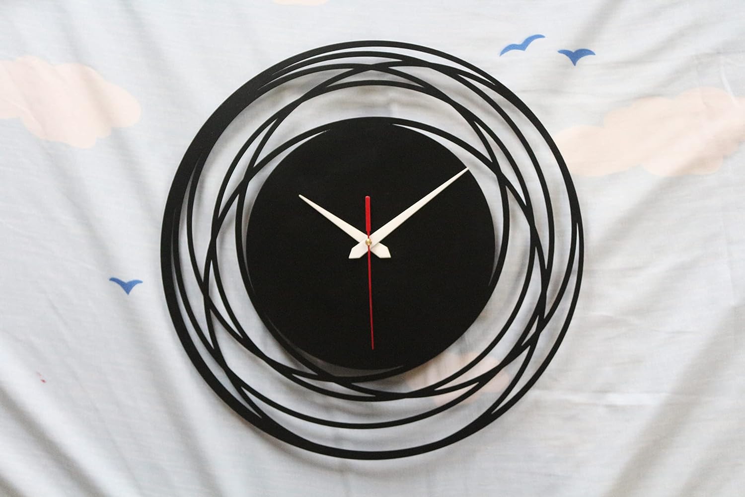 Unique Designer Metal Round Wall Clock for Living Room & Home - Shreya home decor
