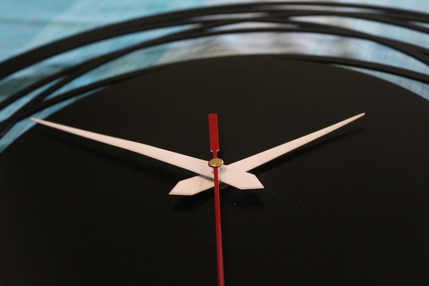 Unique Designer Metal Round Wall Clock for Living Room & Home - Shreya home decor