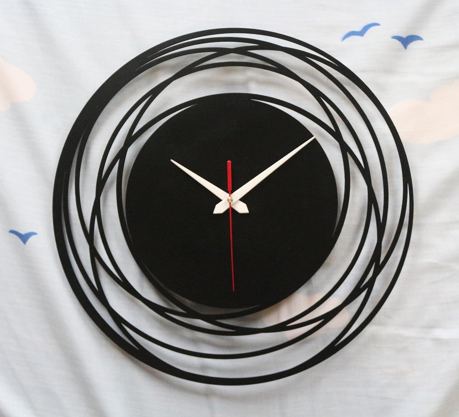 Unique Designer Metal Round Wall Clock for Living Room & Home - Shreya home decor